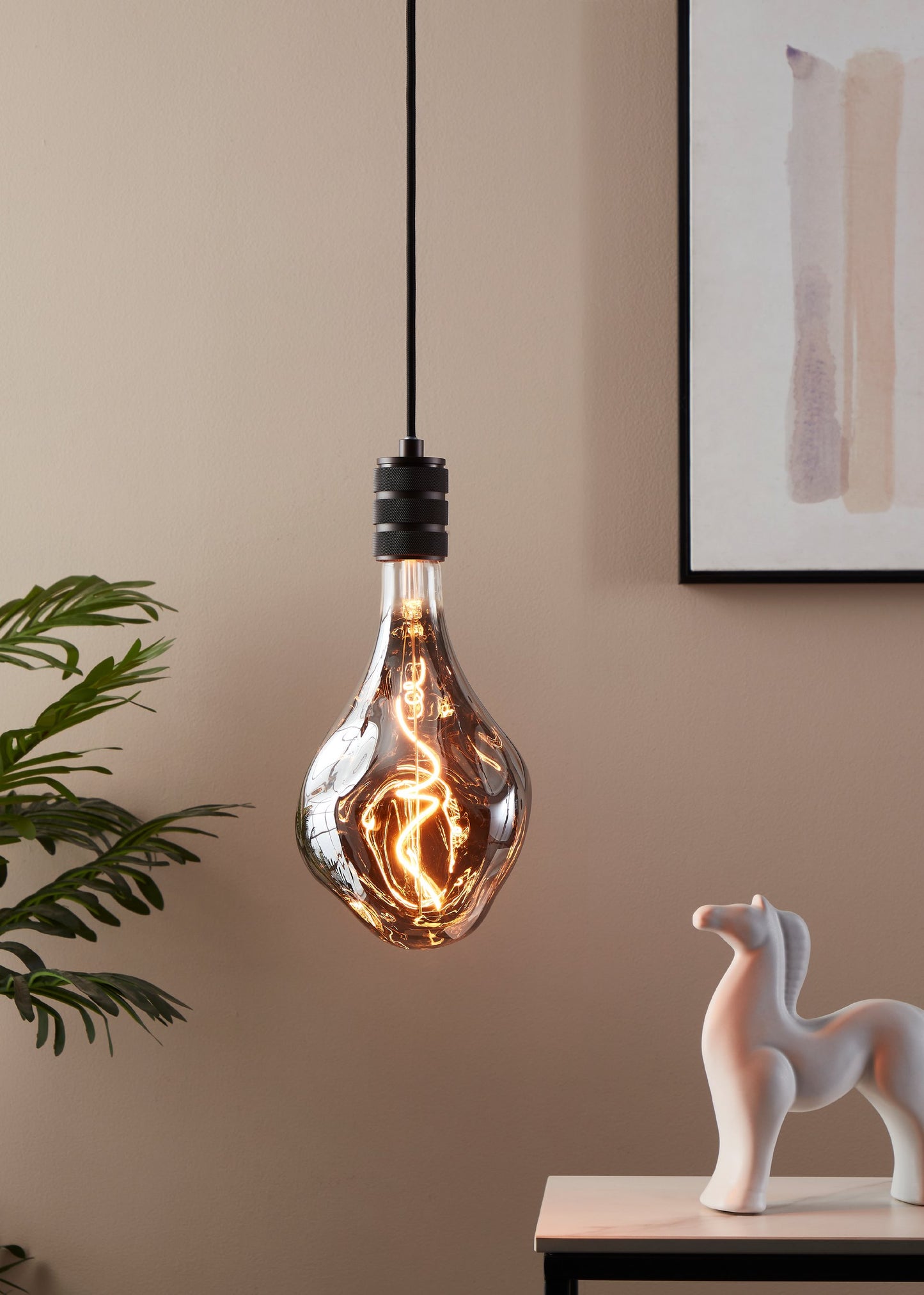 Distorted E27 LED Dimmable Warm White Black Bulb