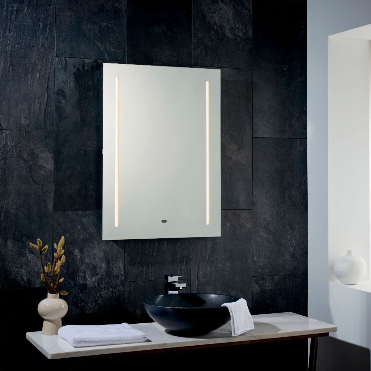 Nero Shaver Mirror IP44