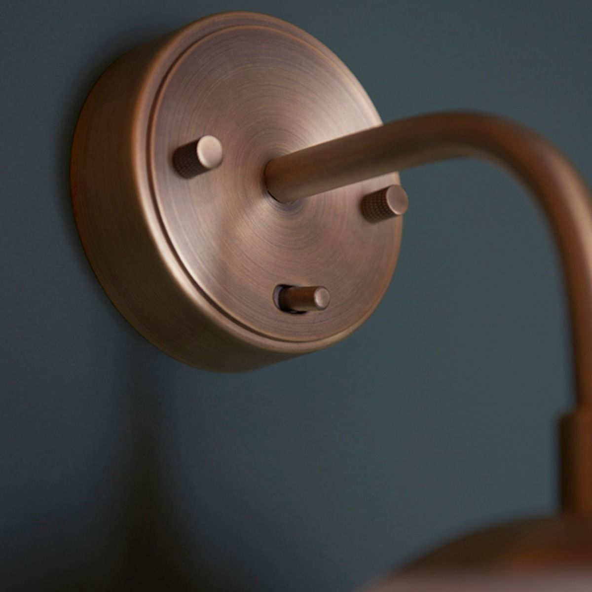 Pilar 1 Light Brass Wall Bracket