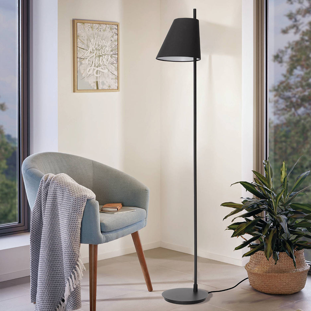 Estaziona Black Floor Lamp