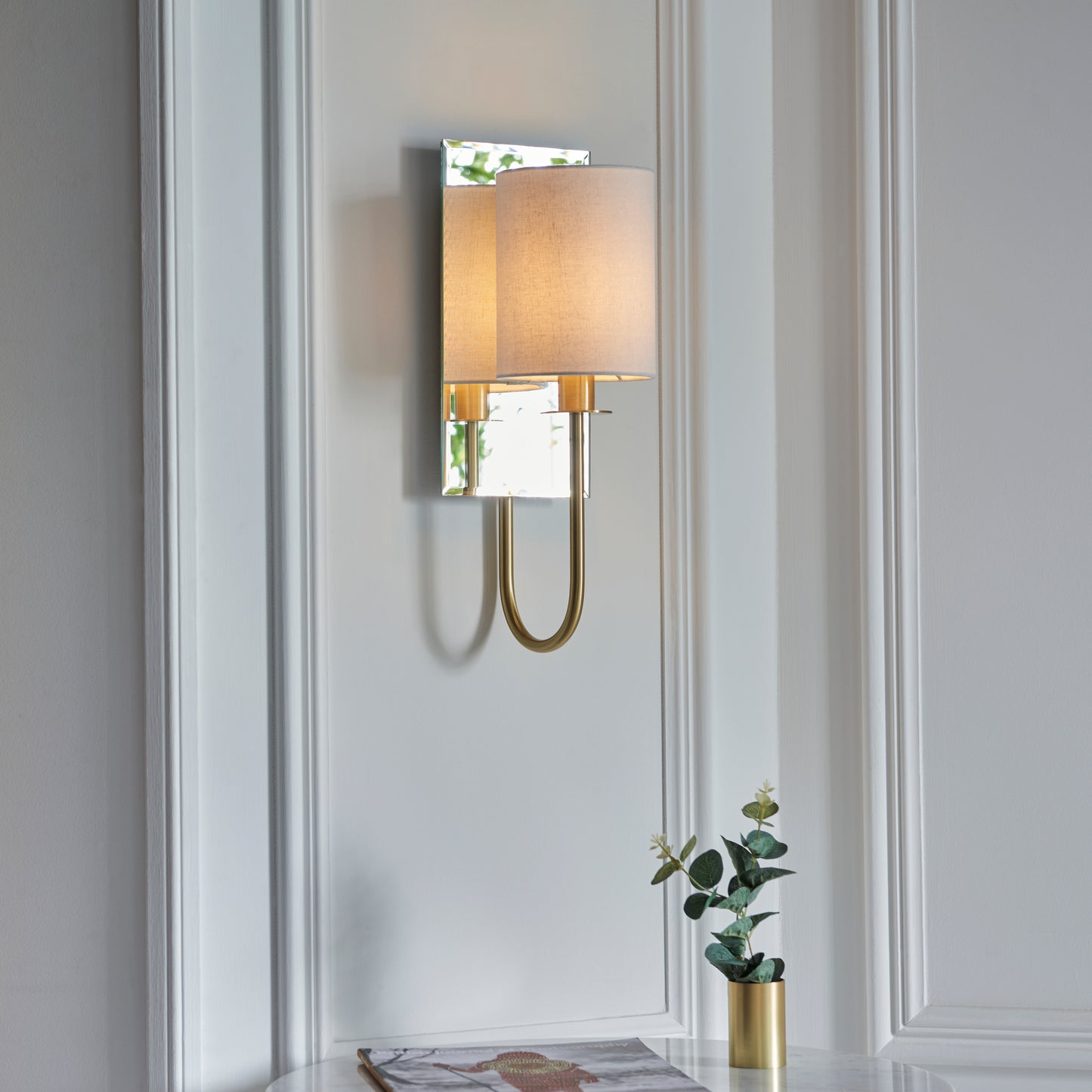 Maia Wall Light