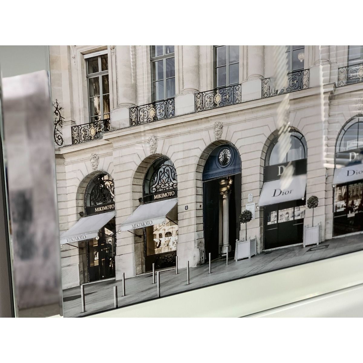 Fashion Store 3 Liquid Art with Mirrored Frame 67x117cm