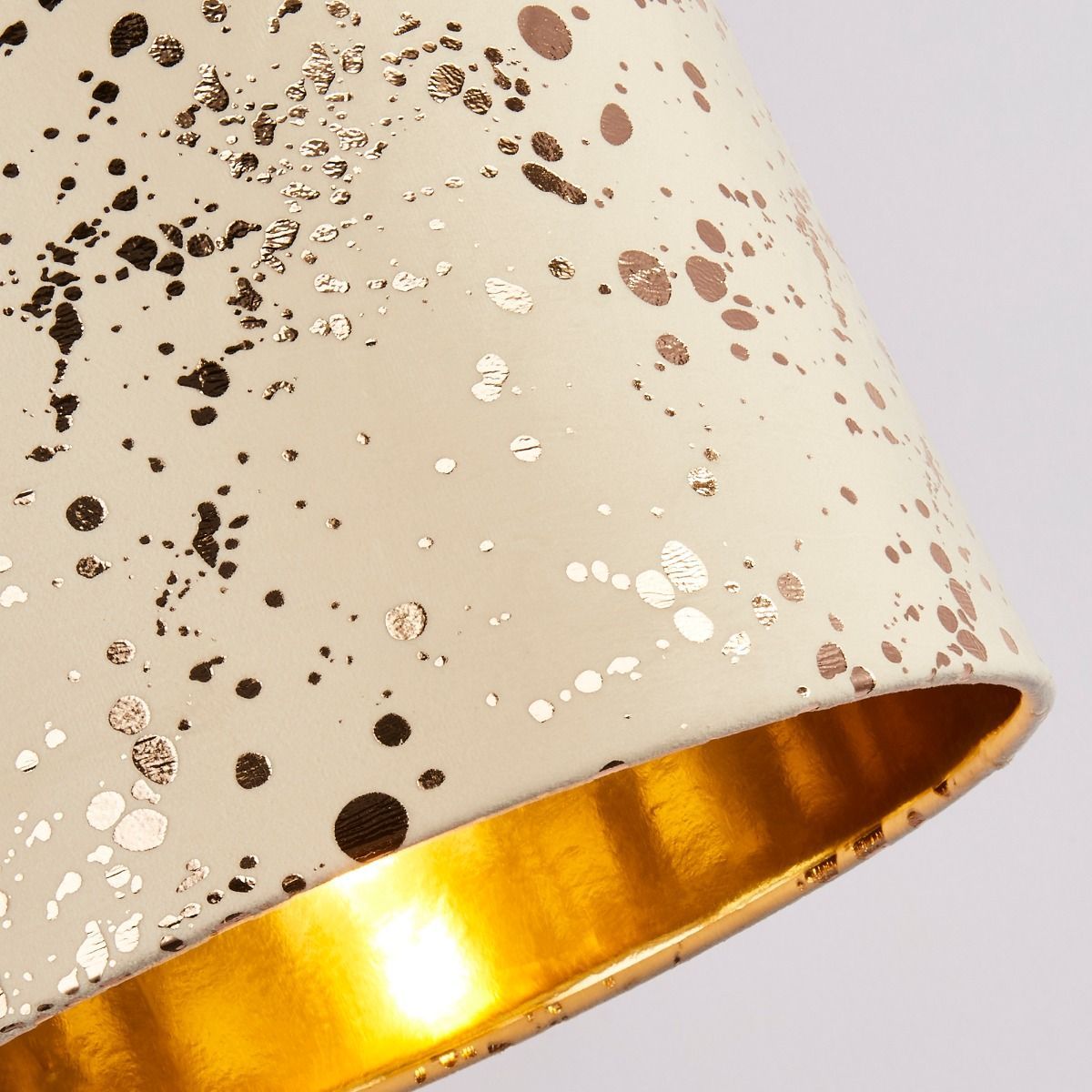 Ander Gold Spot Cream Velvet Shade