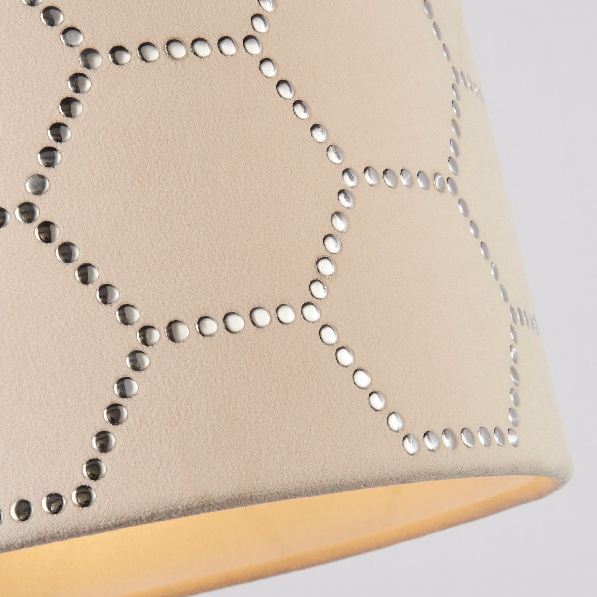 Queen Bee Velvet Stud Cream Shade