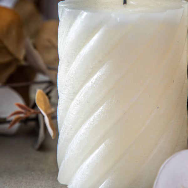 Pillar Twist Small Candle in Ivory