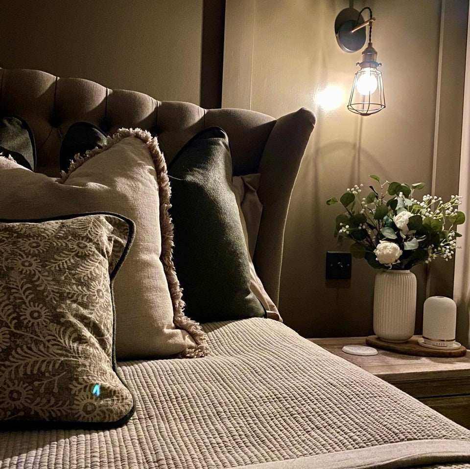 Montgomery Wall Light