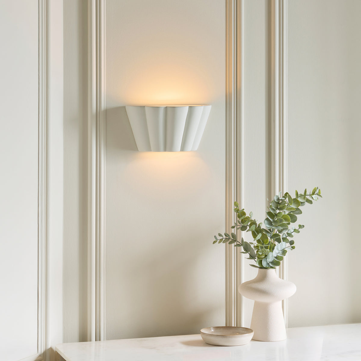 Babylon Scalloped Ceramic Wall Washer Light