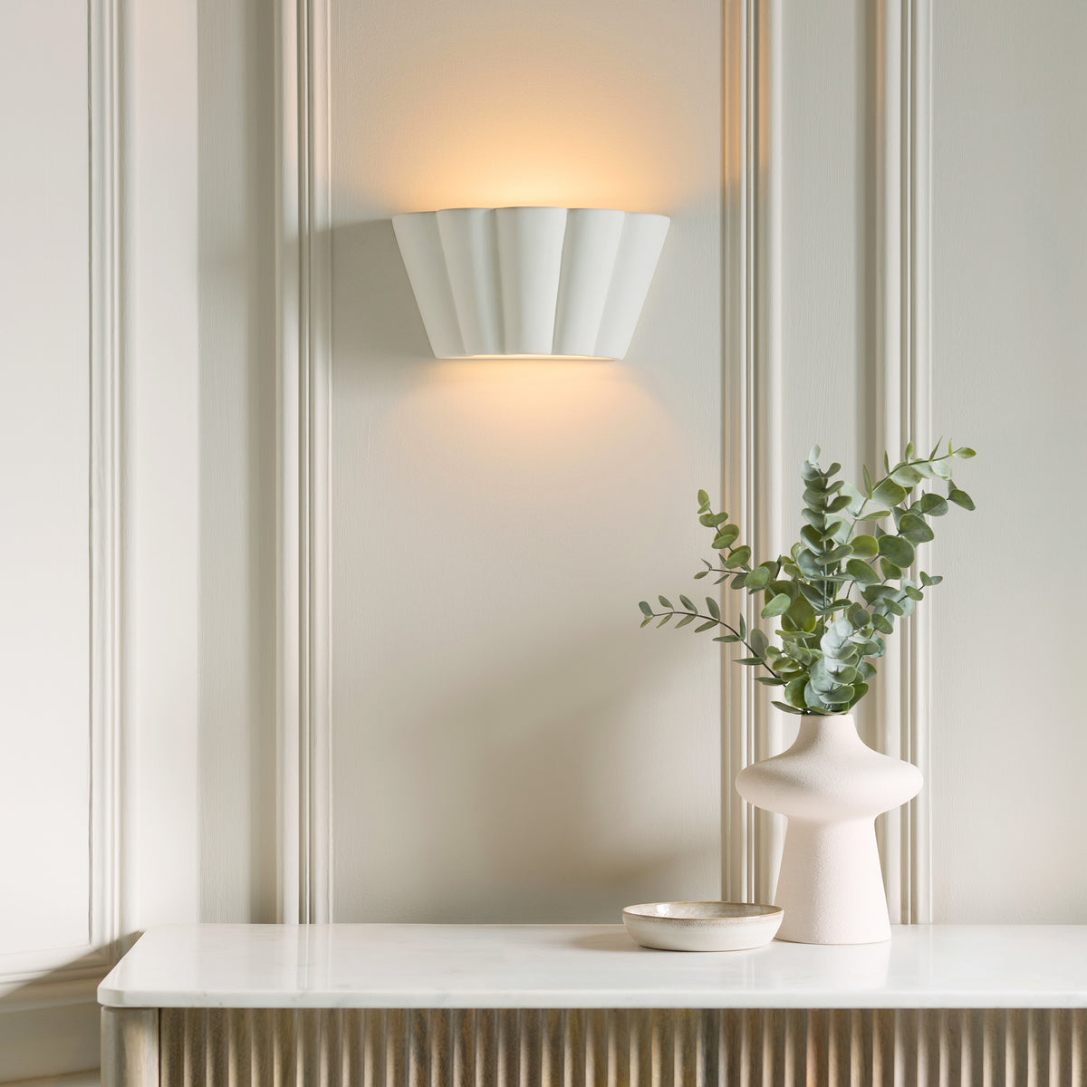 Babylon Scalloped Ceramic Wall Washer Light