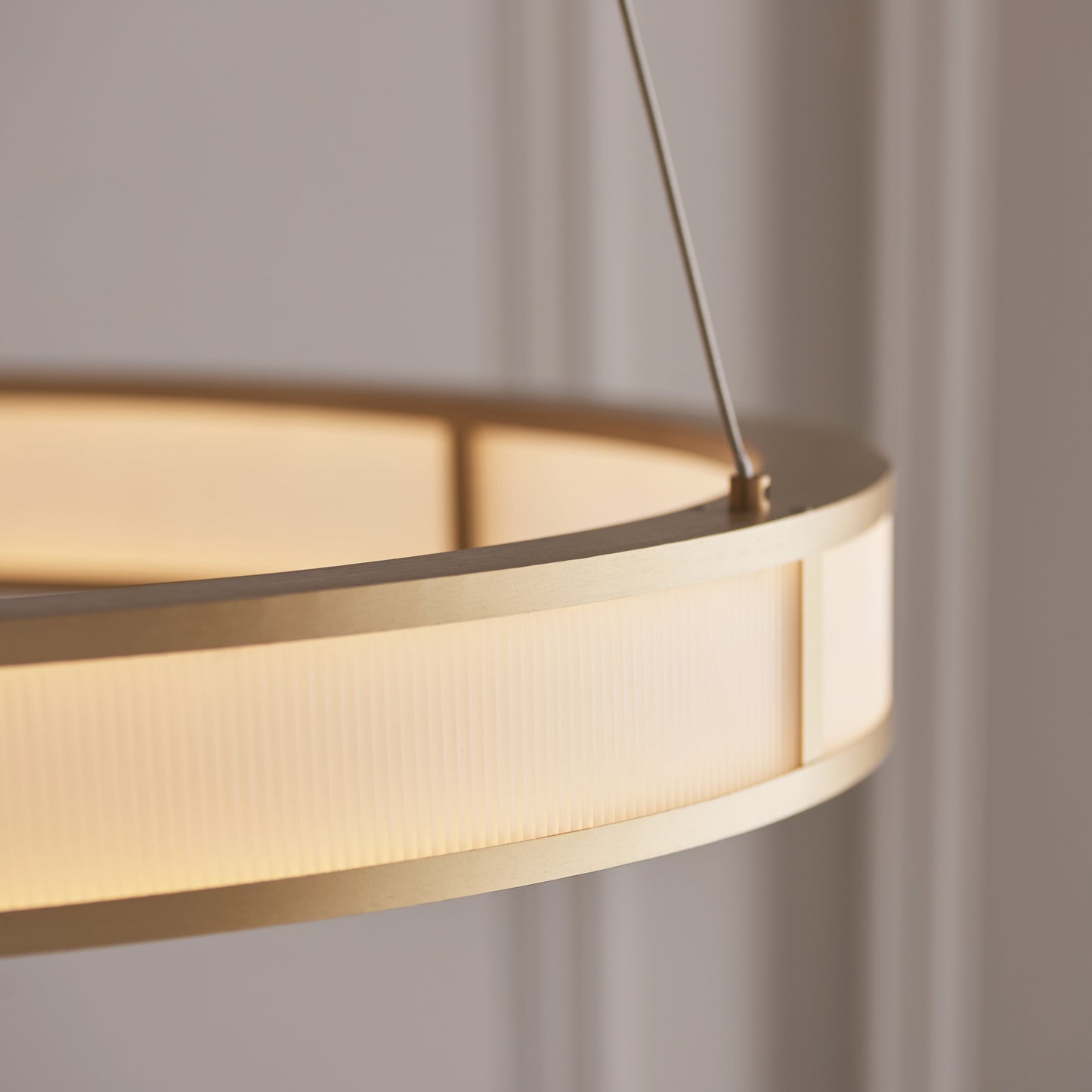 Classic Ribbed Hoop Pendant Brushed Gold