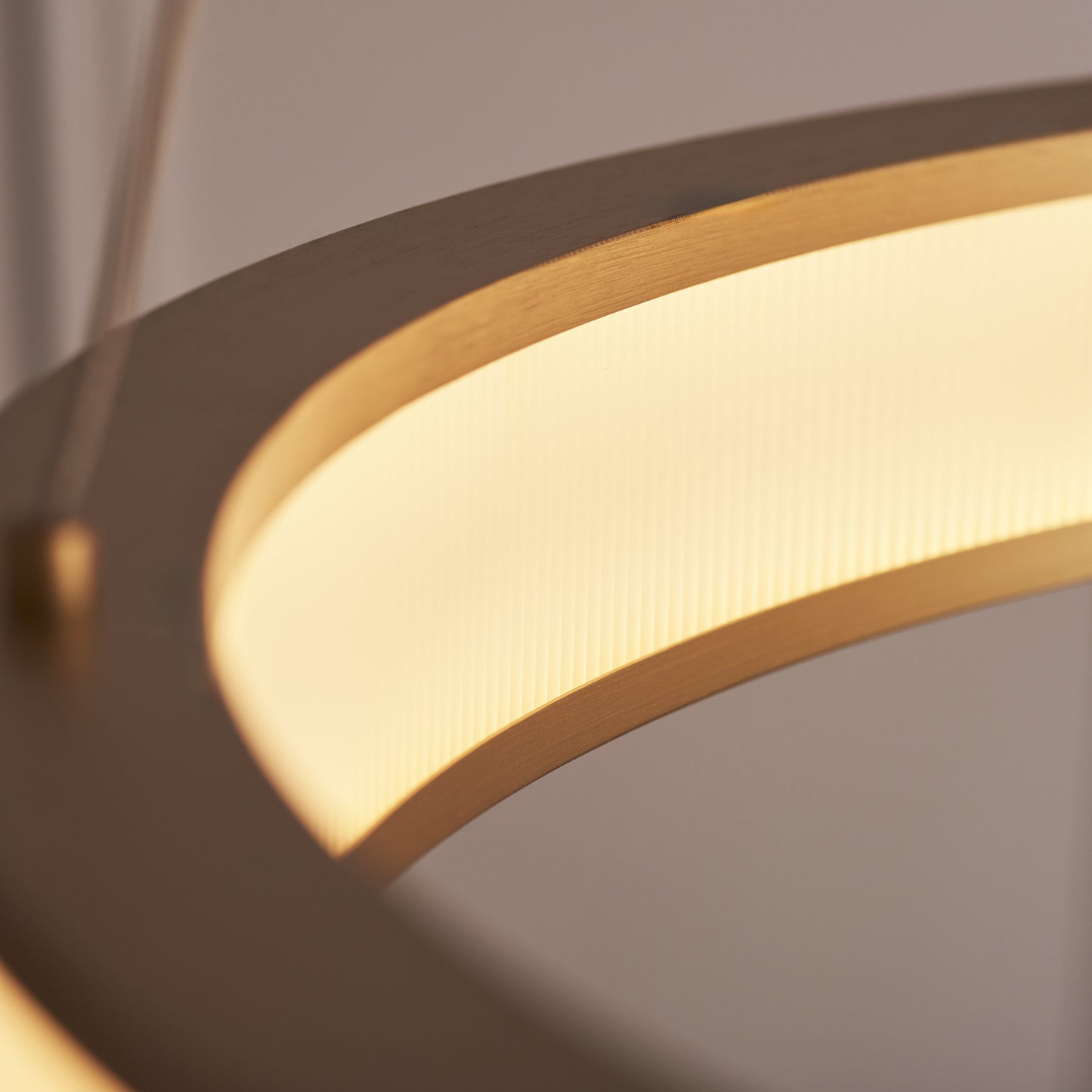 Classic Ribbed Hoop Pendant Brushed Gold
