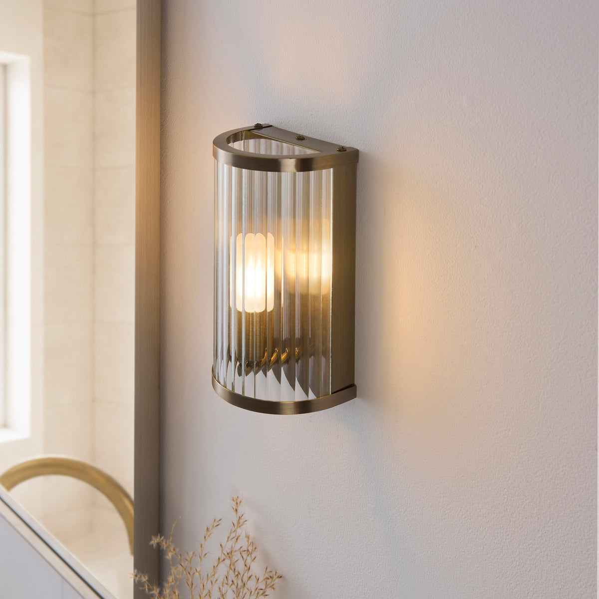 Ridgeton Antique Brass & Ribbed Glass Bathroom Wall Light IP44