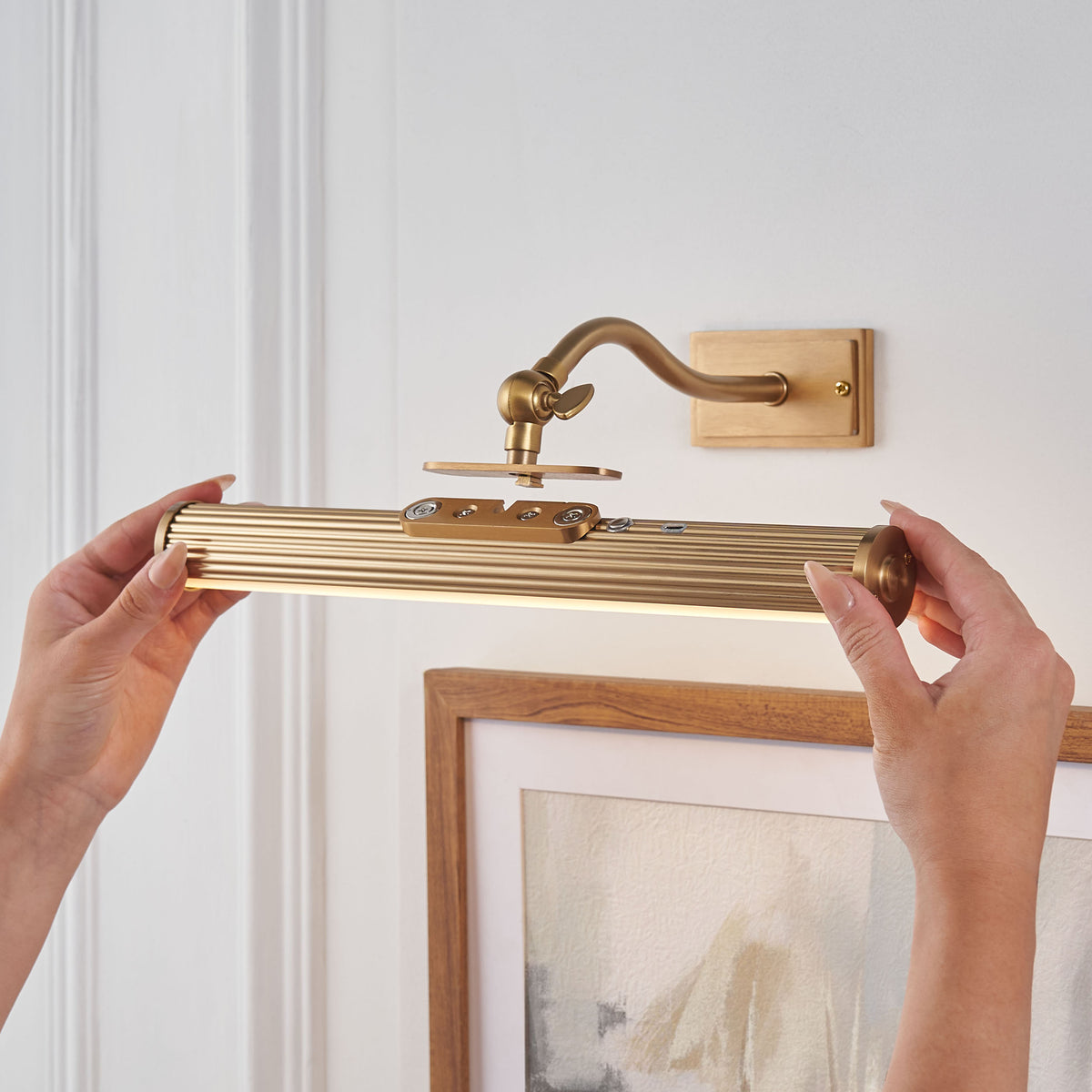 Kindos Warm Brass Rechargeable Picture Light