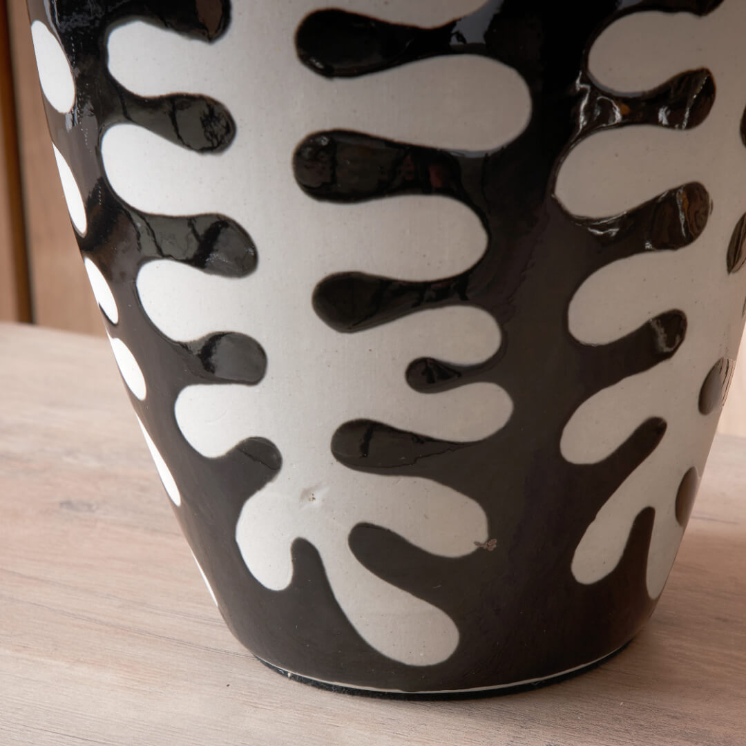 Elkorn Black and White Ceramic Table Lamp