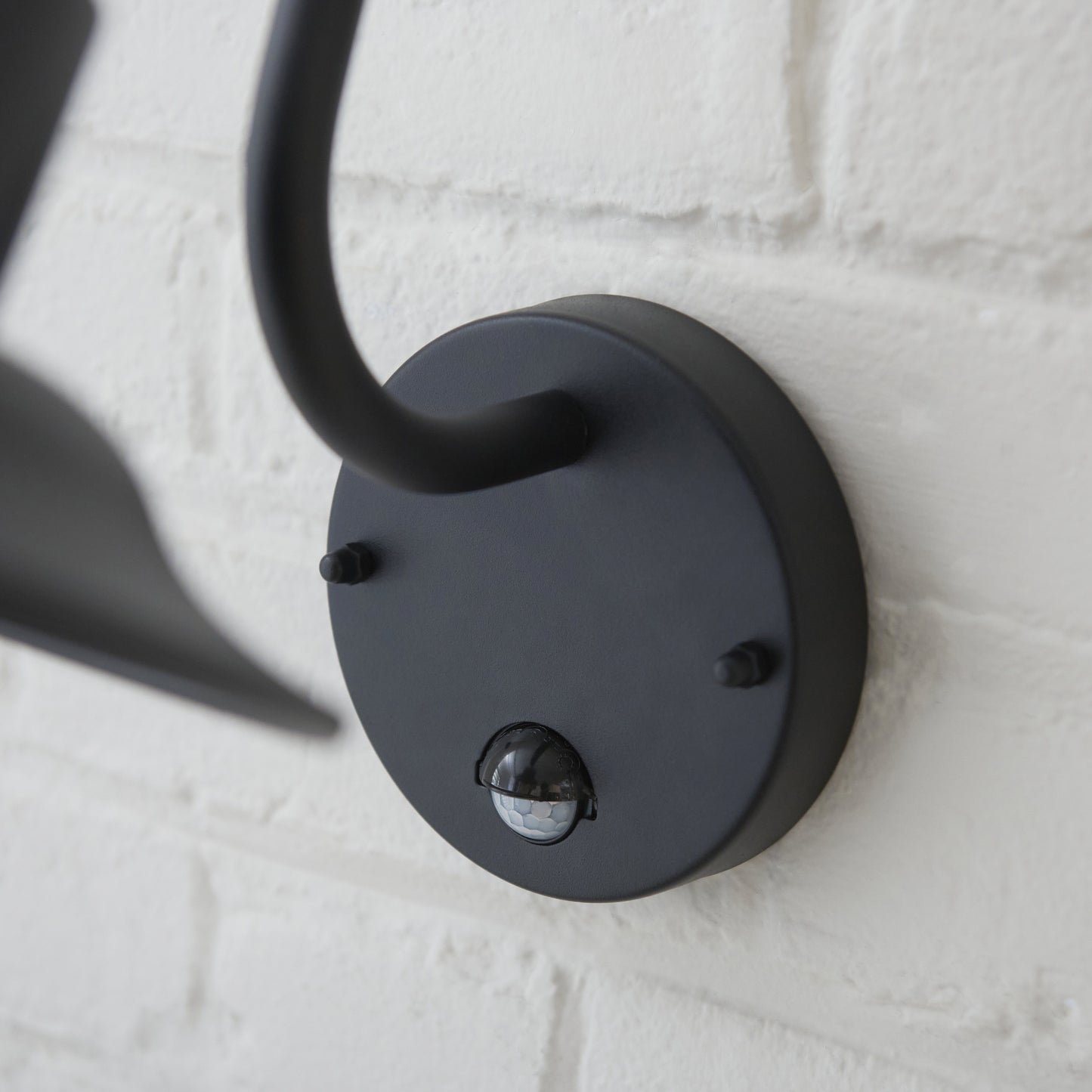 Chesham PIR 1 Light Wall Light Black