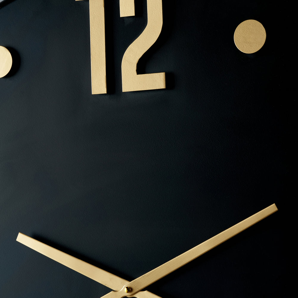 Black and Gold Metal Retro Wall Clock