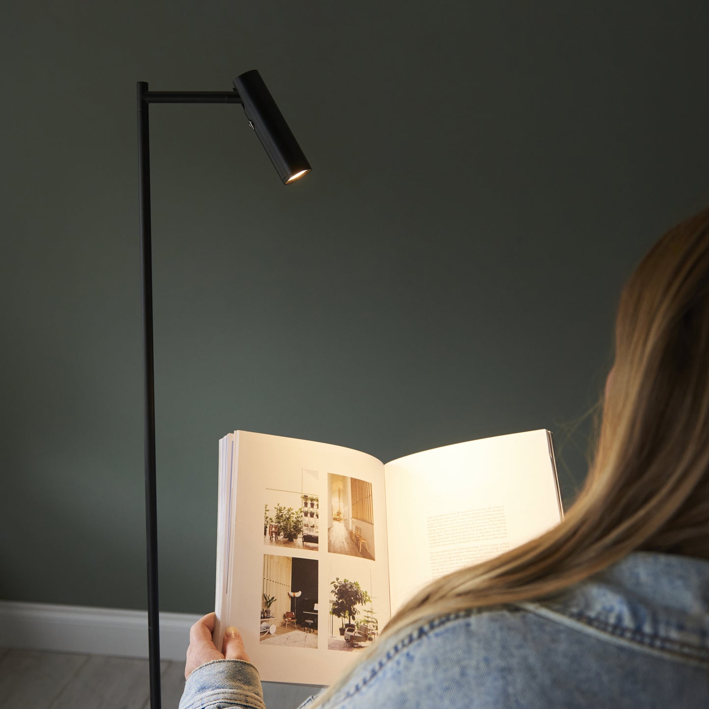 Dedicated Reader Task Floor Lamp Black