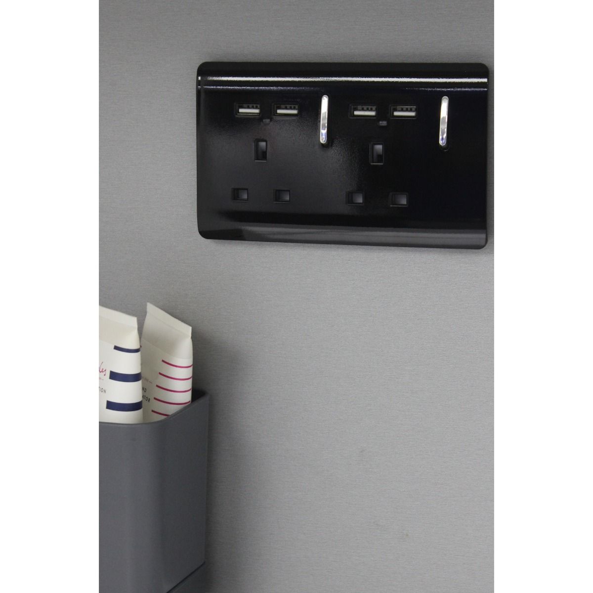 Trendi Switch 2 Gang 13 amp short switched Plug USB Socket in Screwless Piano Black