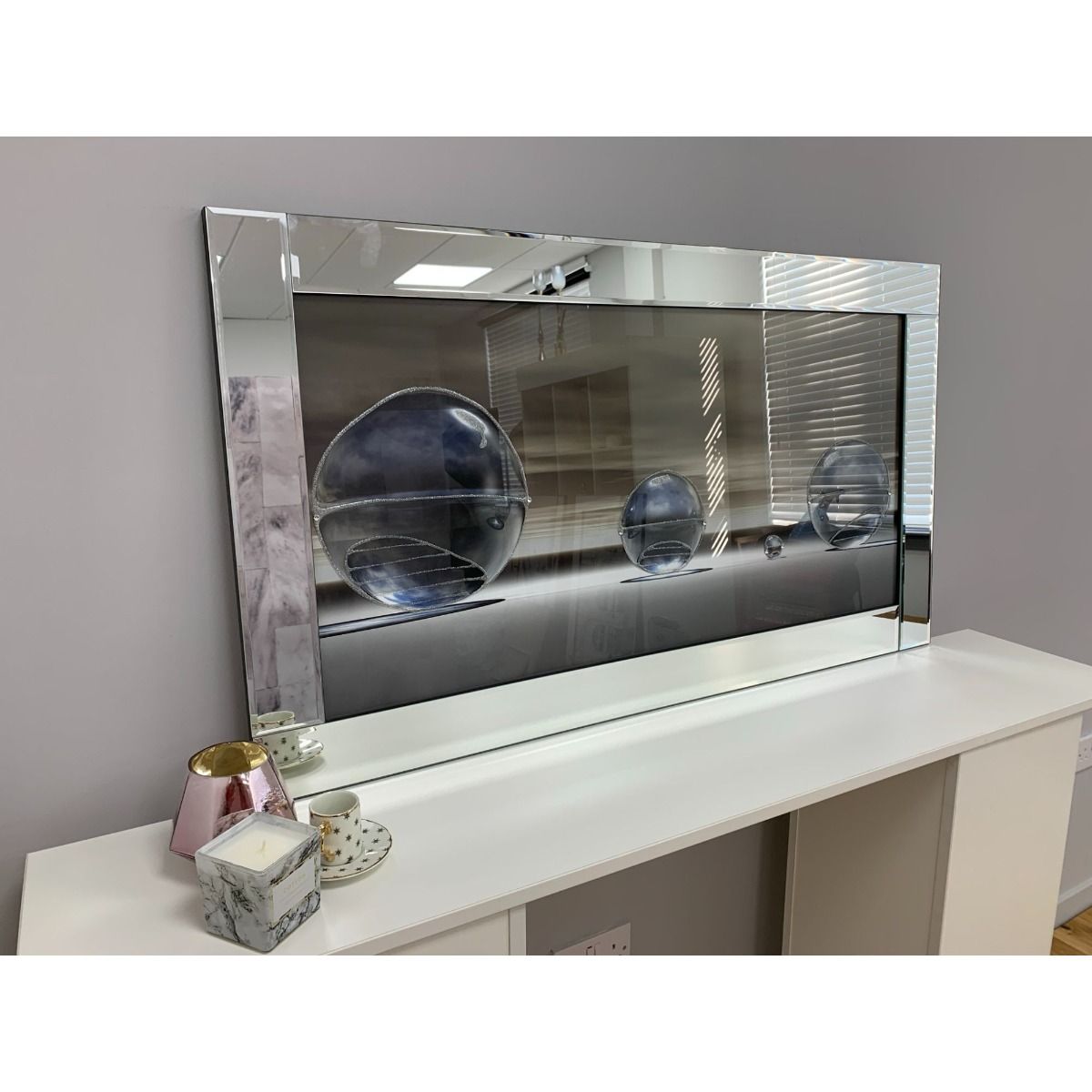 Metallic Silver Liquid Art with Mirrored Frame 67x117cm